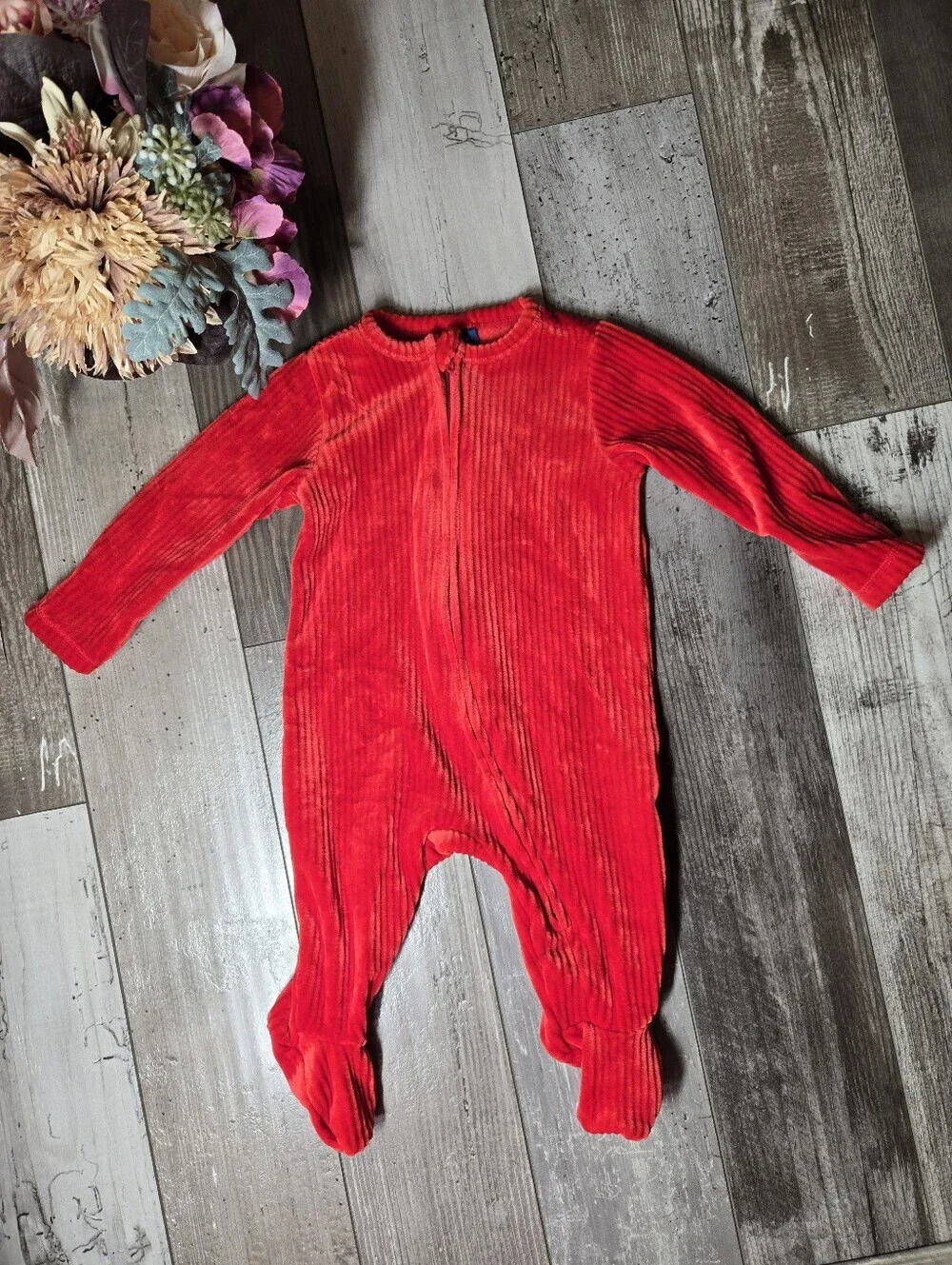 Old Navy Red Ribbed Fleece-Lined Footed One-Piece Pajamas Size 3-6M Baby NWOT